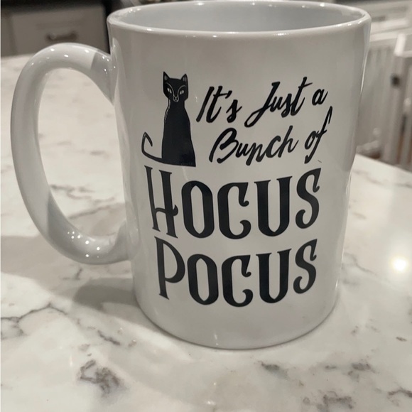 Disney Sanderson Sisters Witchcraft Museum  & Binx Two Sided Ceramic Mug - Picture 2 of 2